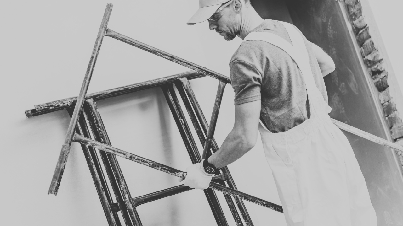 Rusztowania warszawskie nie oferują zaawansowanych zabezpieczeń